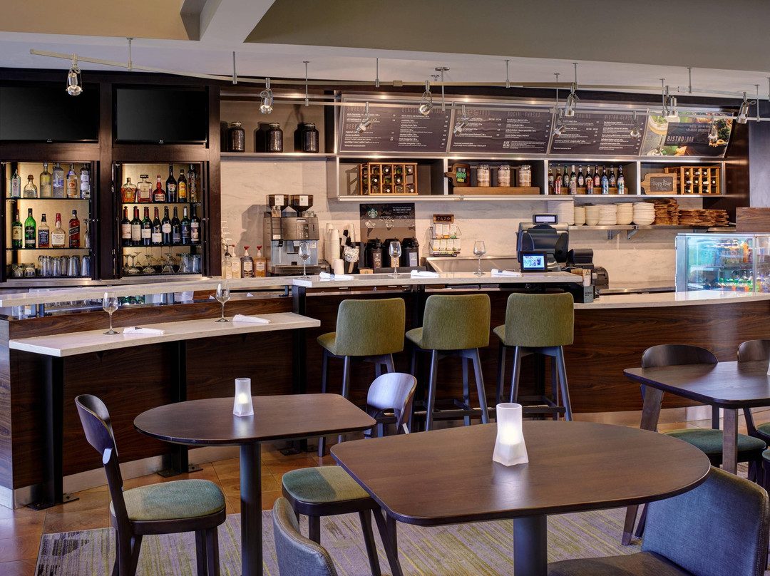 Courtyard by Marriott Detroit Dearborn主图