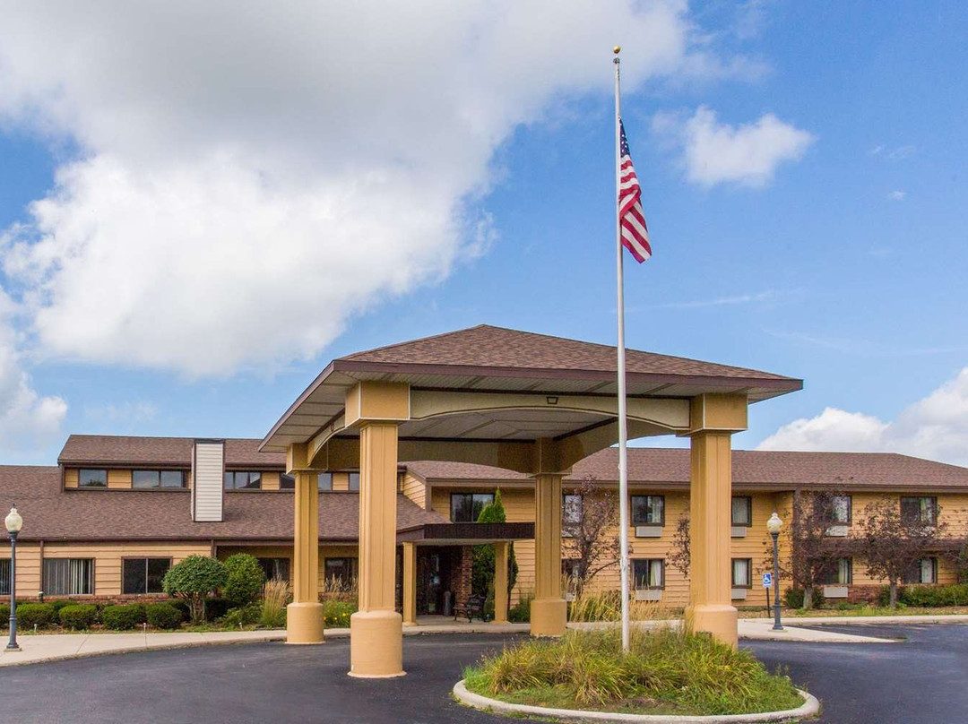 The Oasis Hotel & Bar主图