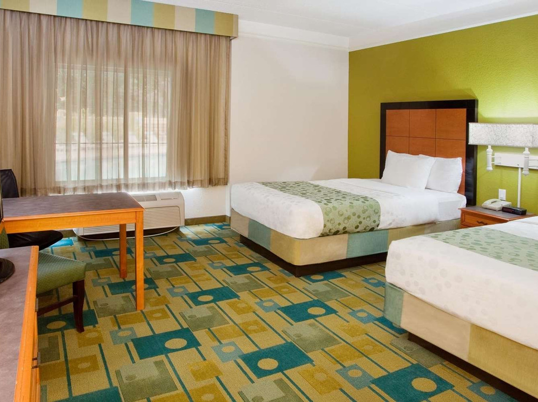La Quinta Inn & Suites by Wyndham Greenville Haywood