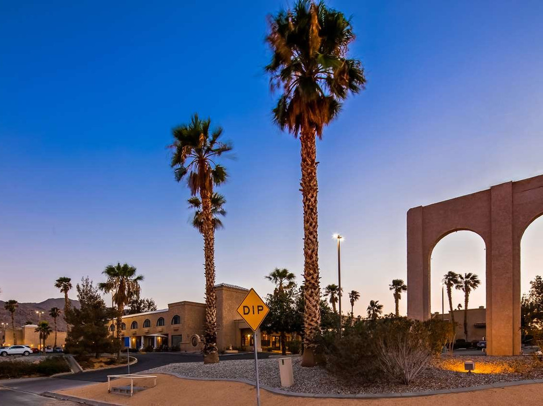 贝斯特韦斯特约书亚树国家公园花园酒店主图