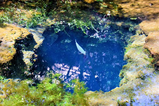 Okama Pond景点图片