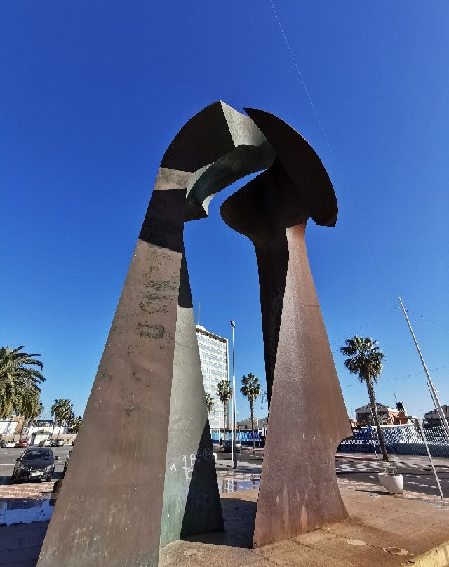 Monumento Encuentros-梅利利亚必去景点