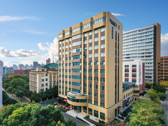 上海浦东中心万枫酒店主图