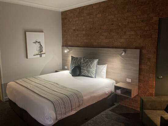 Hamilton's Henry Parkes Motor Inn Parkes主图