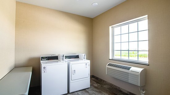 Cobblestone Hotel & Suites主图