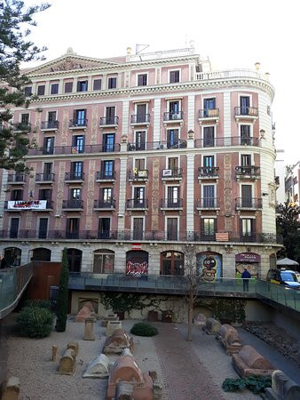 Original Pub Crawl Barcelona-巴塞罗那必去景点