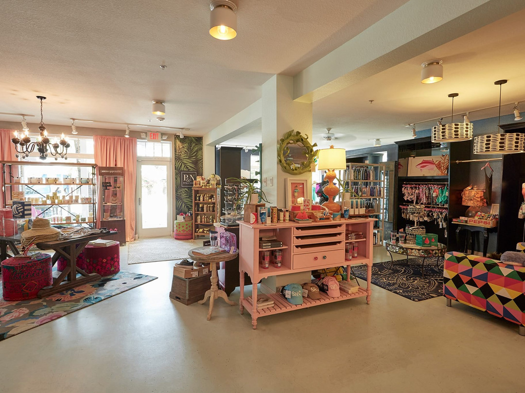 Pink & Navy-Anna Maria必去景点