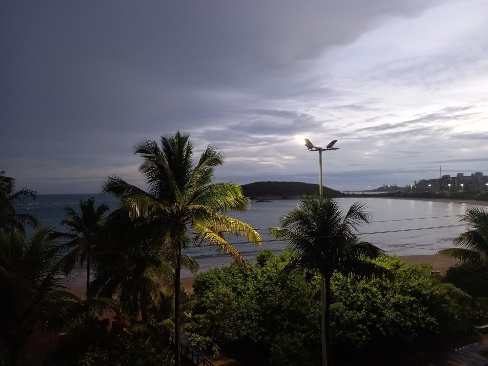 Praia Peracanga景点图片