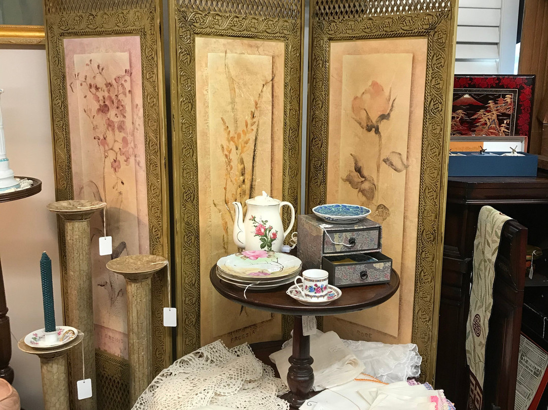 Wagon Wheel Antiques景点图片