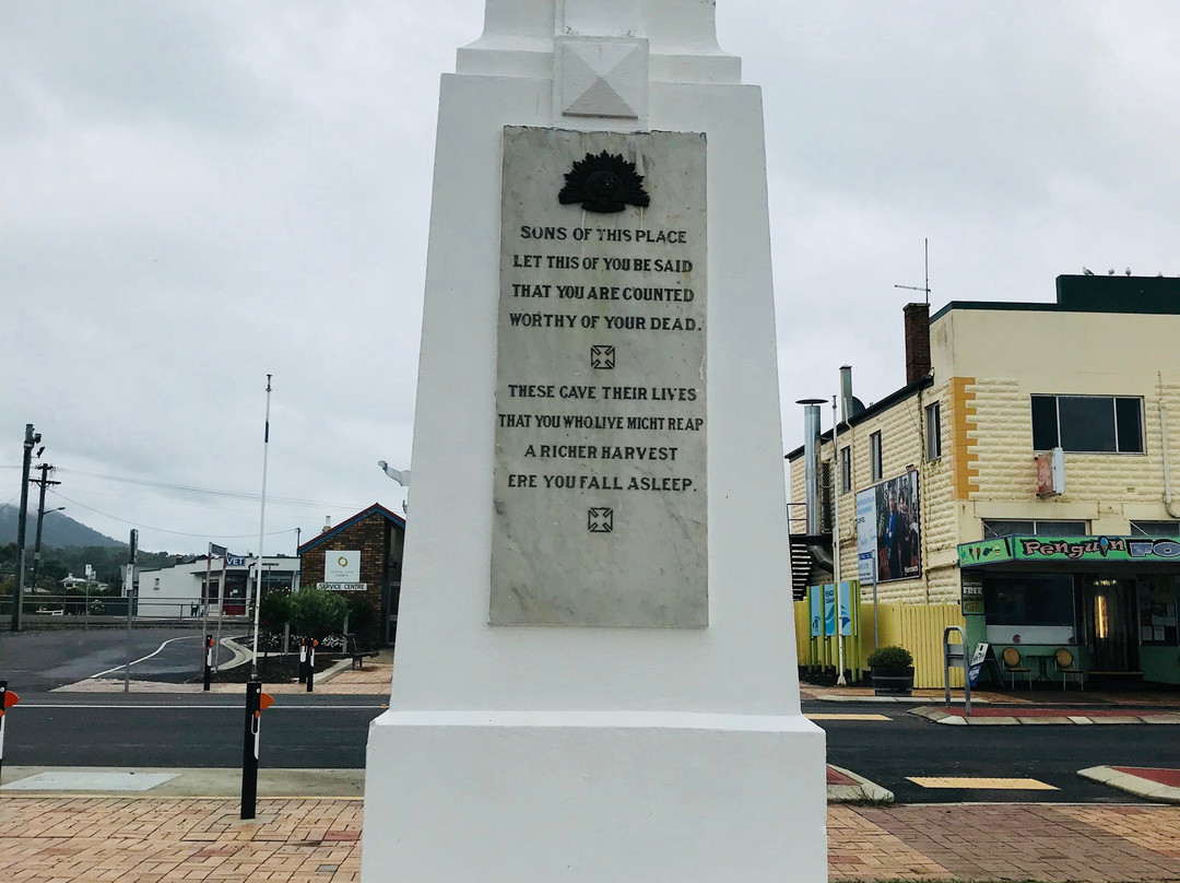 Penguin War Memorial-企鹅岛必去景点