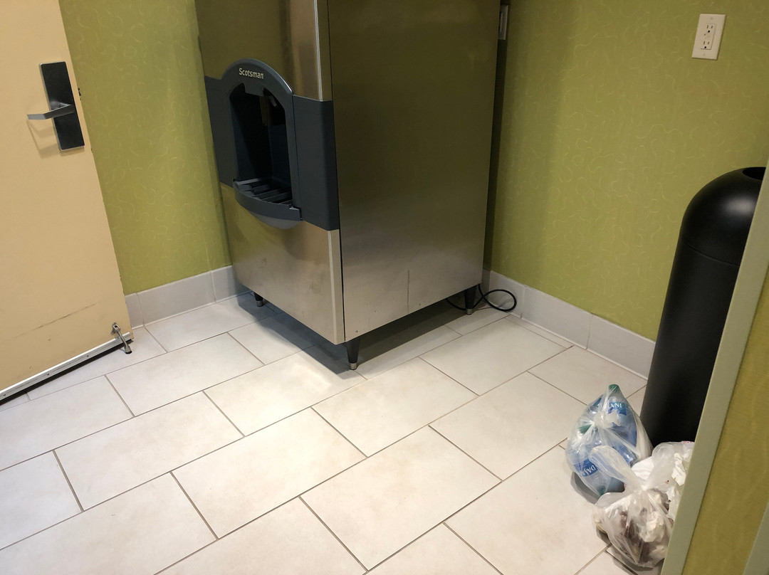 Hampton Inn Iowa City/University Area主图