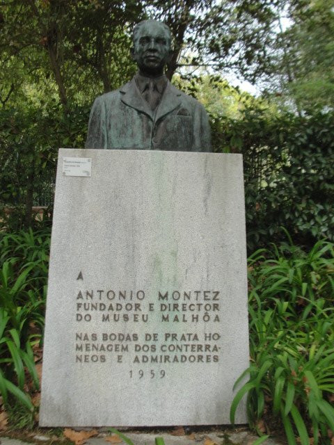 Busto de Antonio Montez-Caldas da Rainha必去景点
