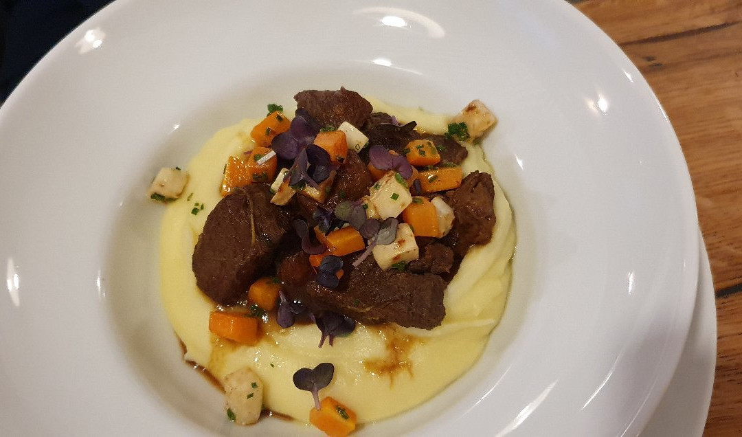 Restaurace Resortu Snezne主图