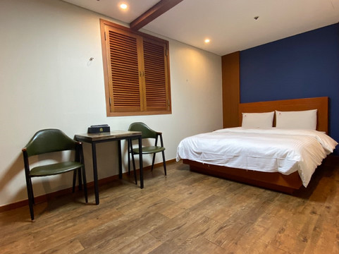 本昵客雅大林酒店主图