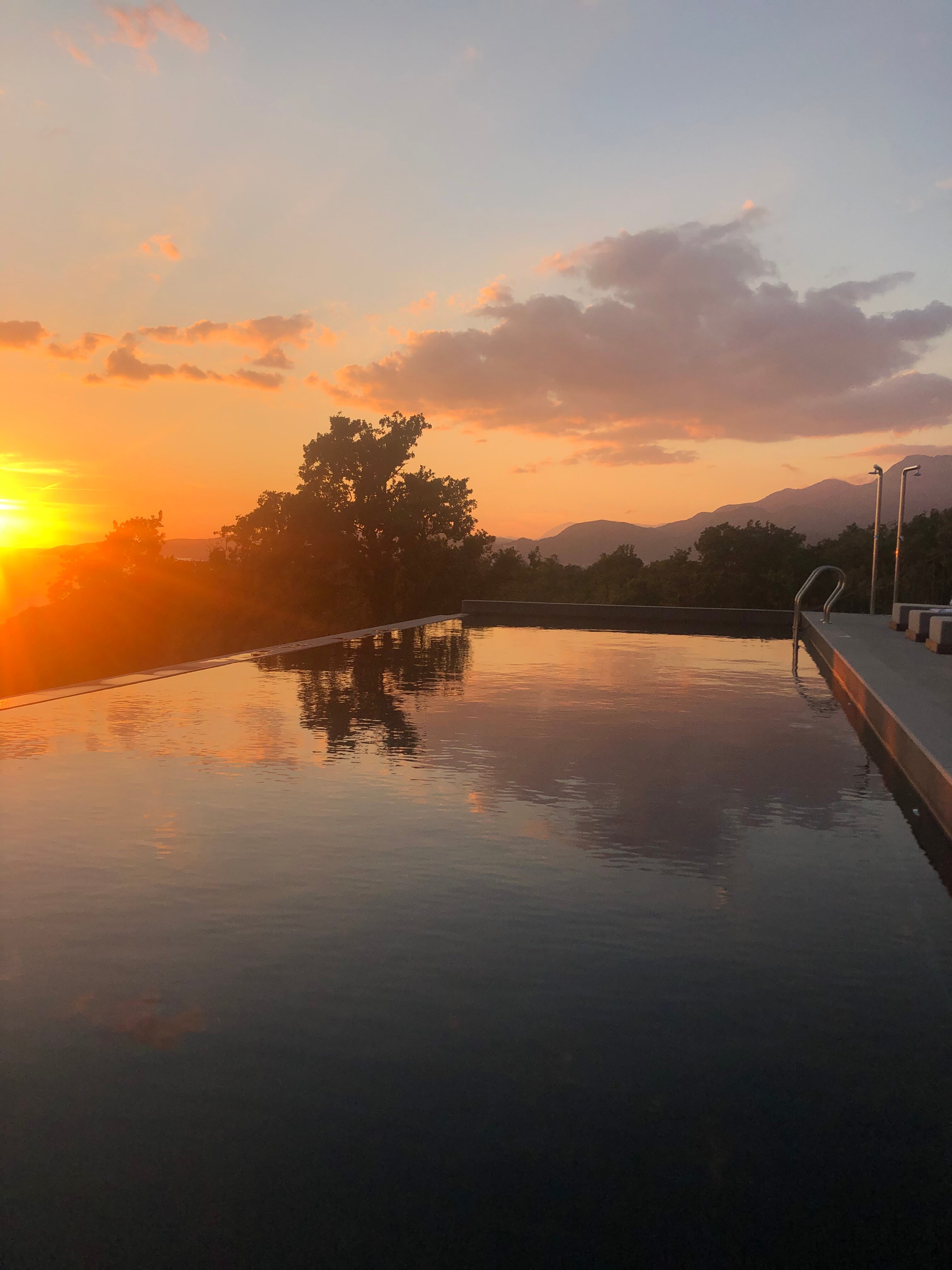 Vivid Blue Serenity Resort-泳池