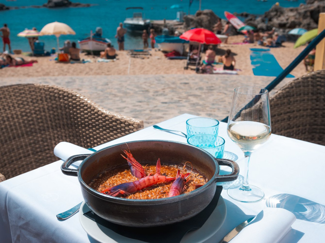 Les Voltes de Calella by Es Portal