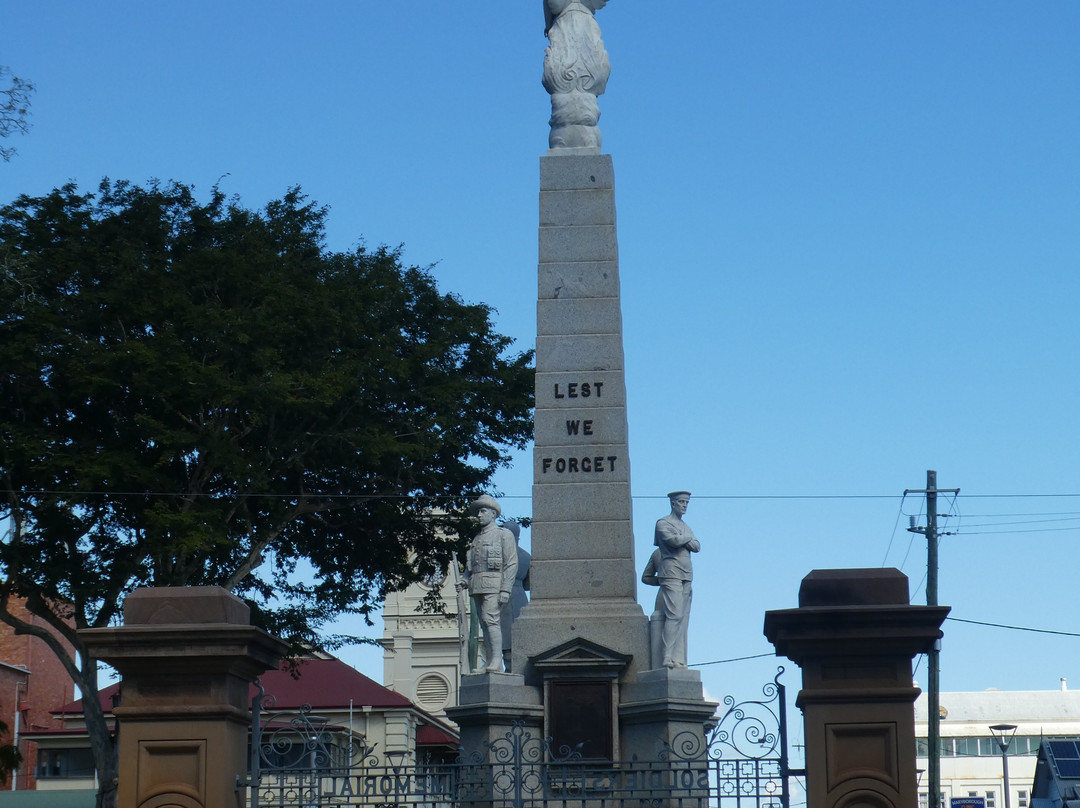 Cenotaph and Memorial Gates景点图片