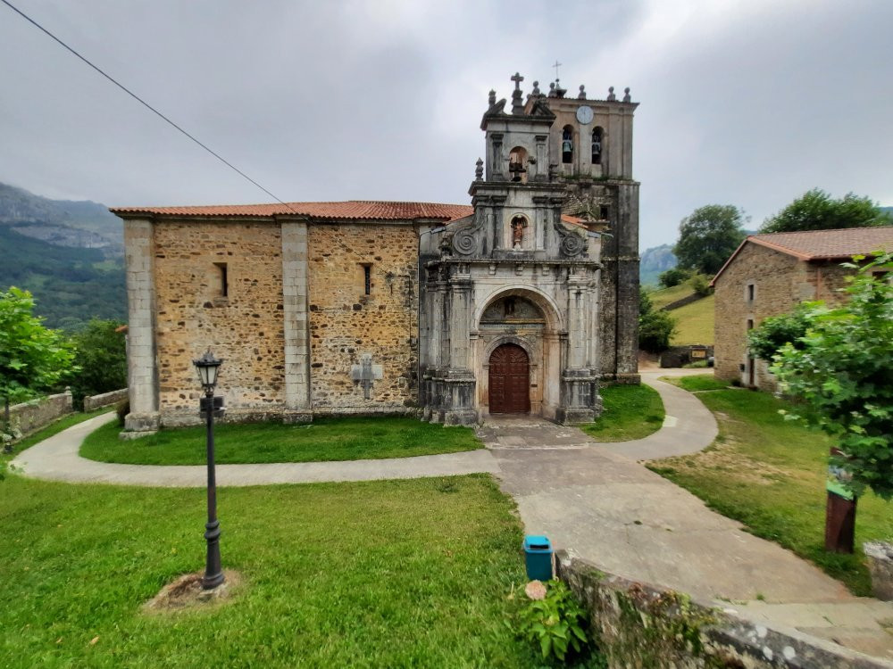 Iglesia de Santa Maria de Miera景点图片
