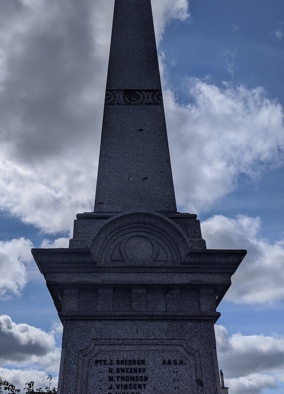 Longcroft War Memorial-Longcroft必去景点