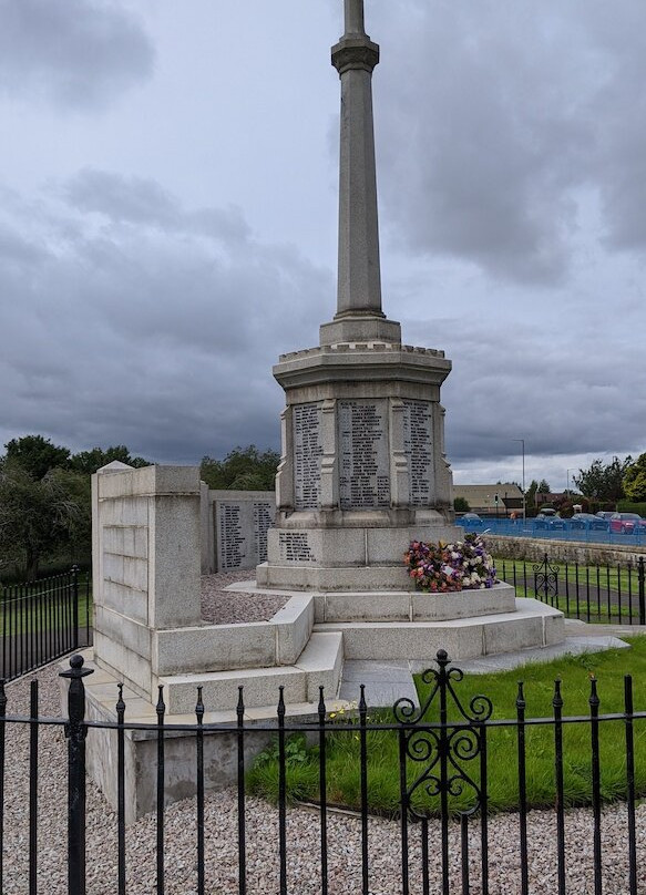 Larkhall War Memorial景点图片