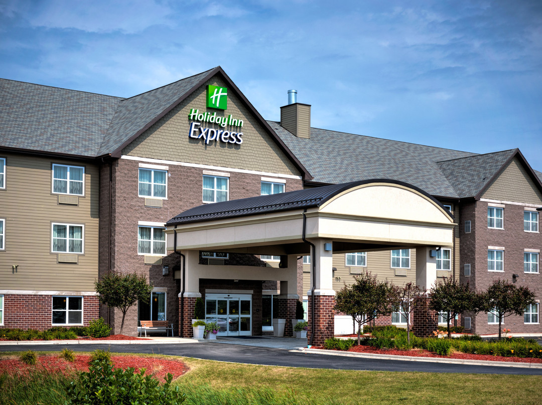 Holiday Inn Express & Suites Green Bay East By IHG主图