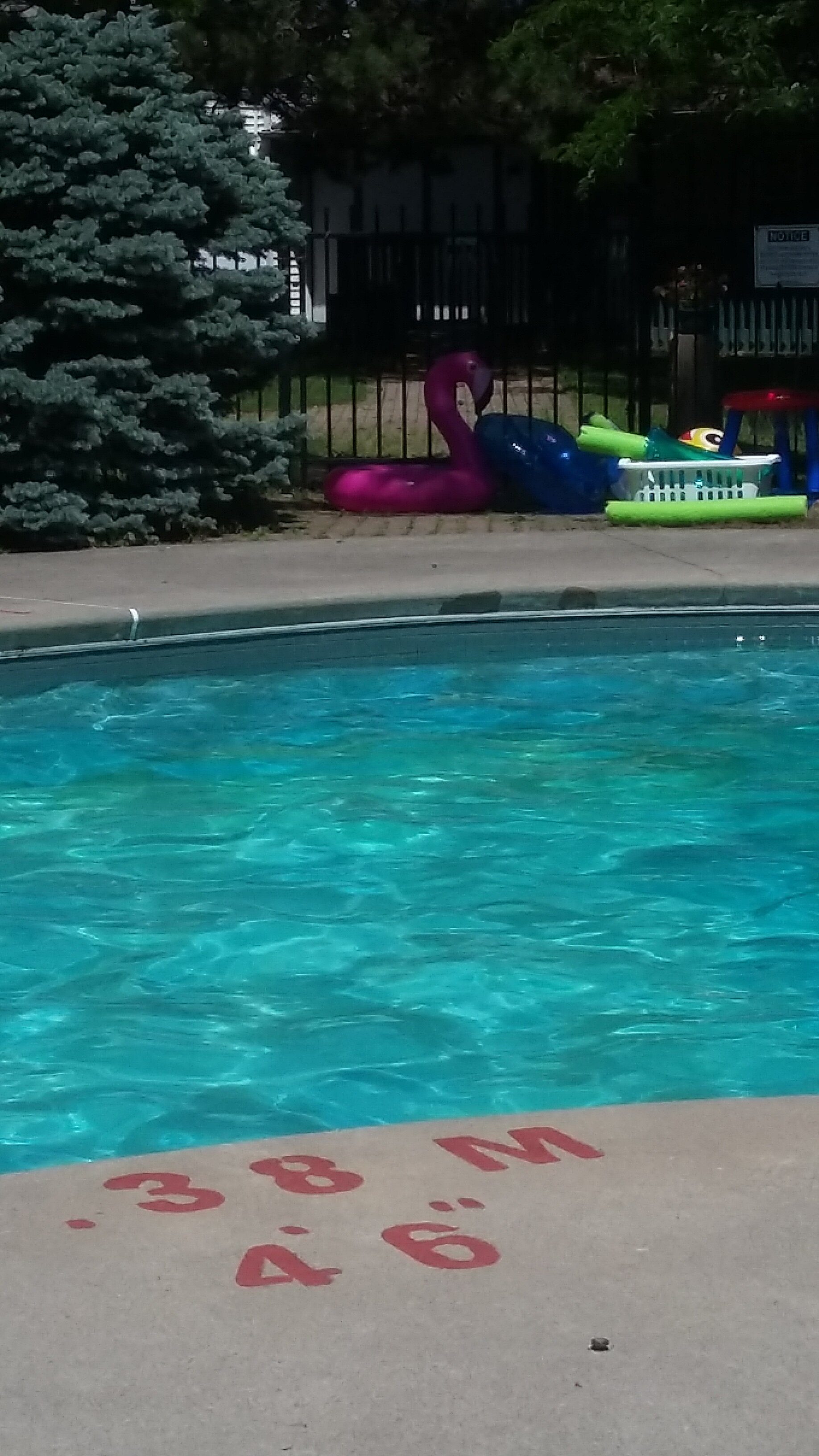 Super 8 by Wyndham Gananoque / Country Squire Resort-泳池