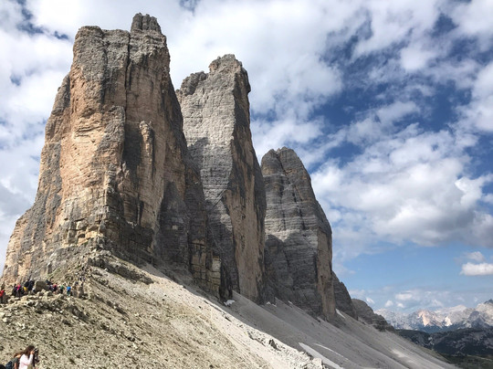 Astor Apartments主图