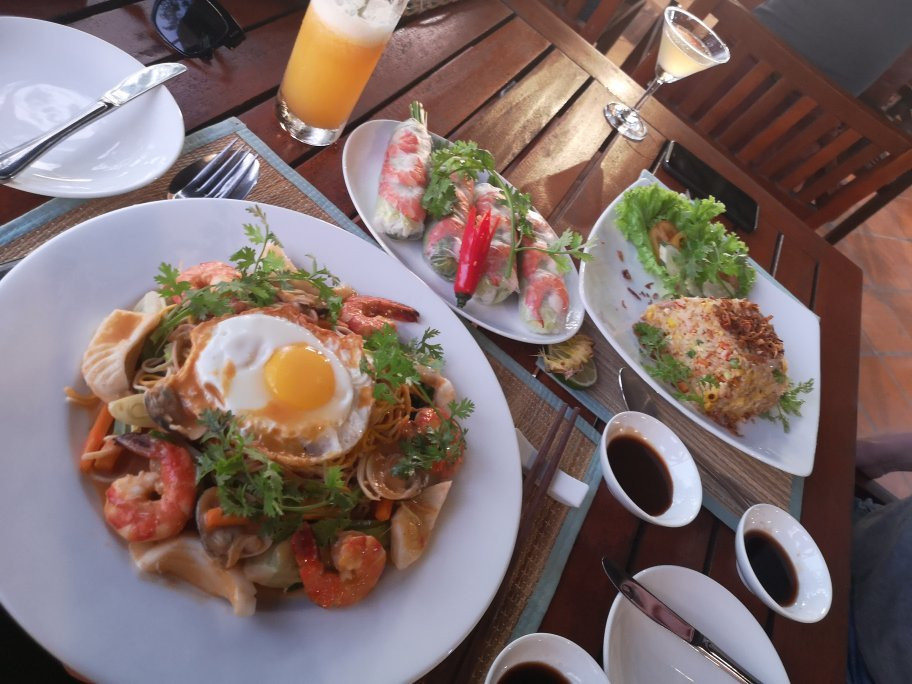 Tinh Bien餐馆和美食-La Giang Restaurant & Bar