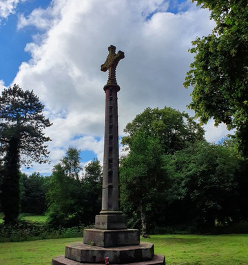 World War Two Memorial Cross .-Kirkby必去景点