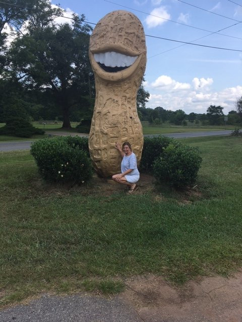 Jimmy Carter Peanut of Plains Statue-Plains必去景点