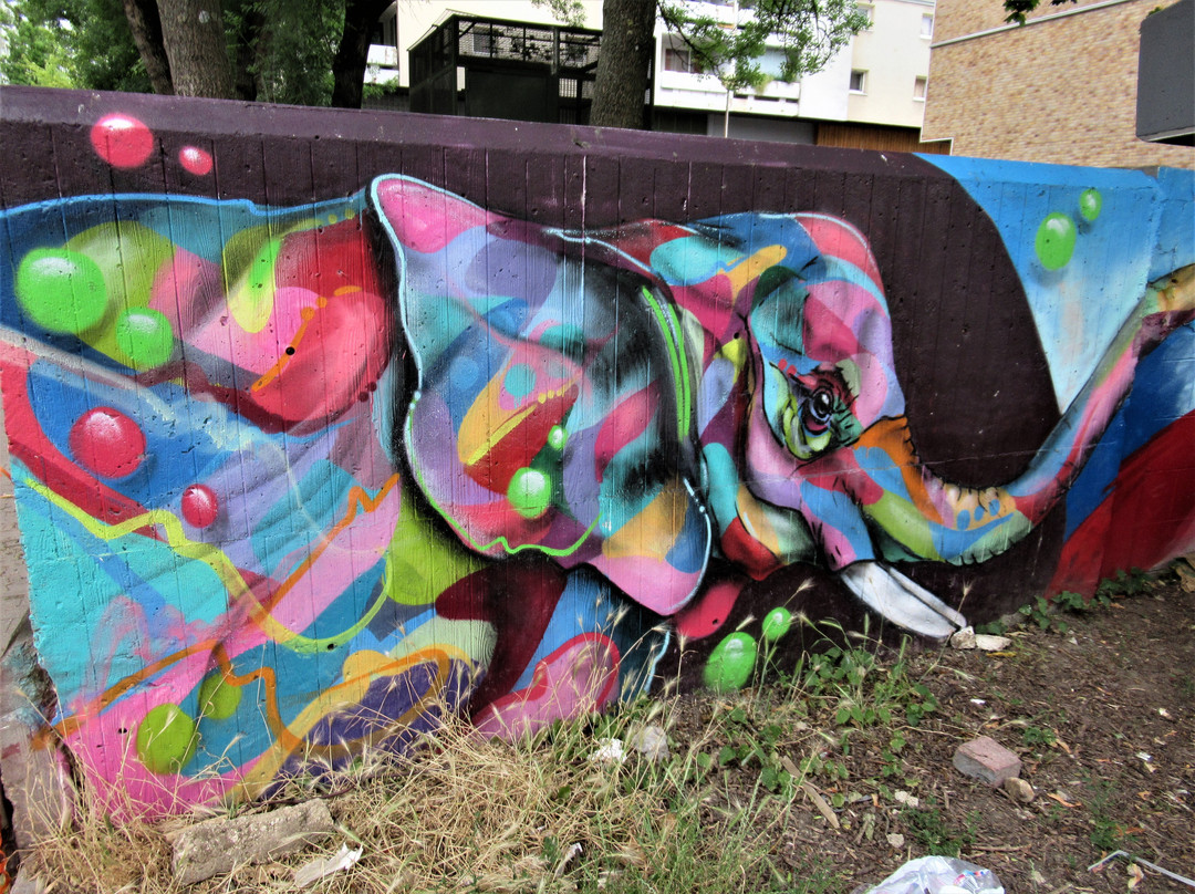 Fresque "Spring in Autumn"-Romainville必去景点