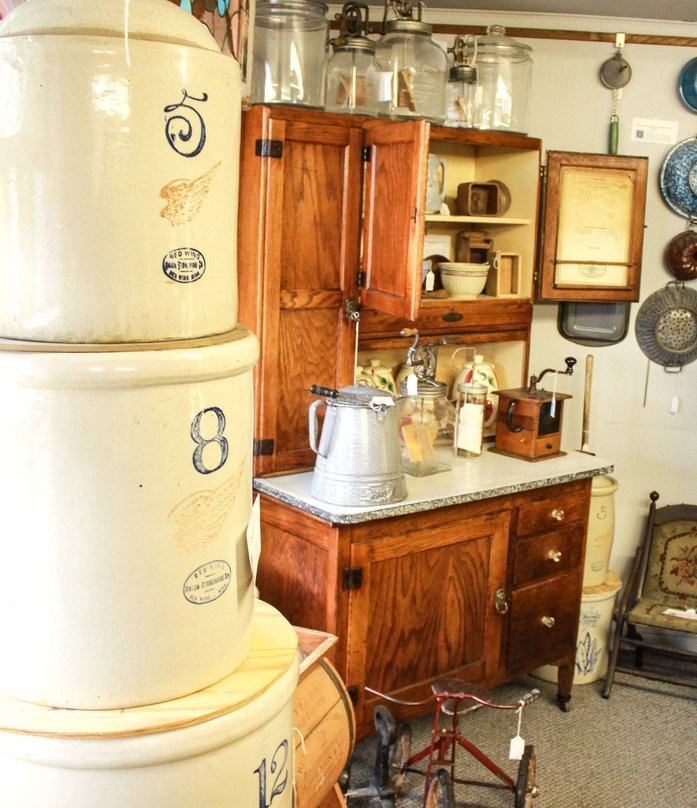 Bargain John's Antiques景点图片