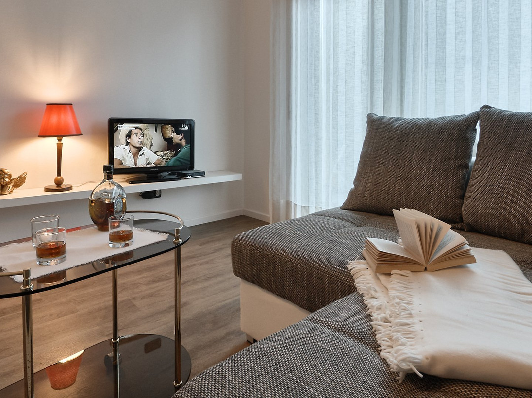 阿德勒酒店主图