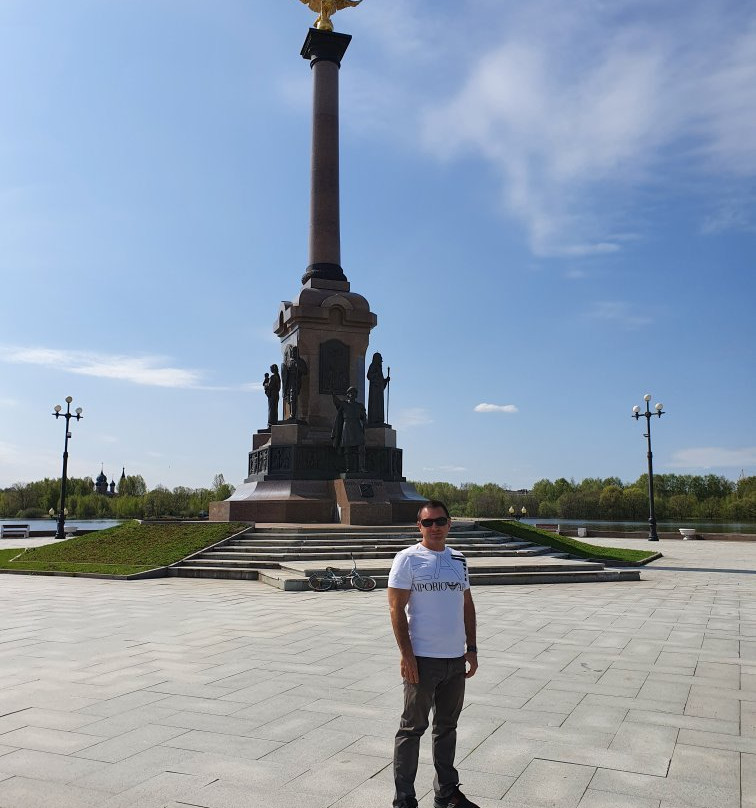 Monument 1000 Years of Yaroslavl景点图片