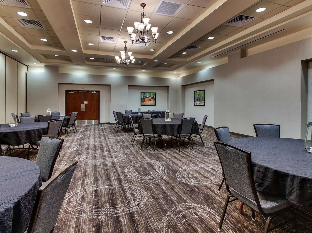 Drury Inn & Suites Phoenix Happy Valley主图