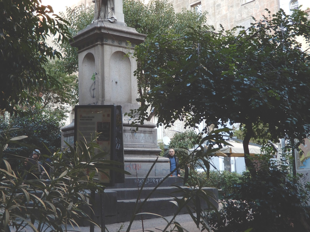 Piazza Bellini景点图片