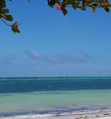 艾萨托海滩度假村主图