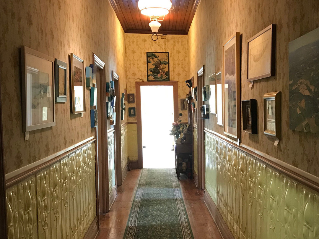 Stefani Hilltop Gallery-Fish Creek必去景点