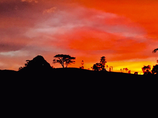 Ayos Hill Adam's Peak主图