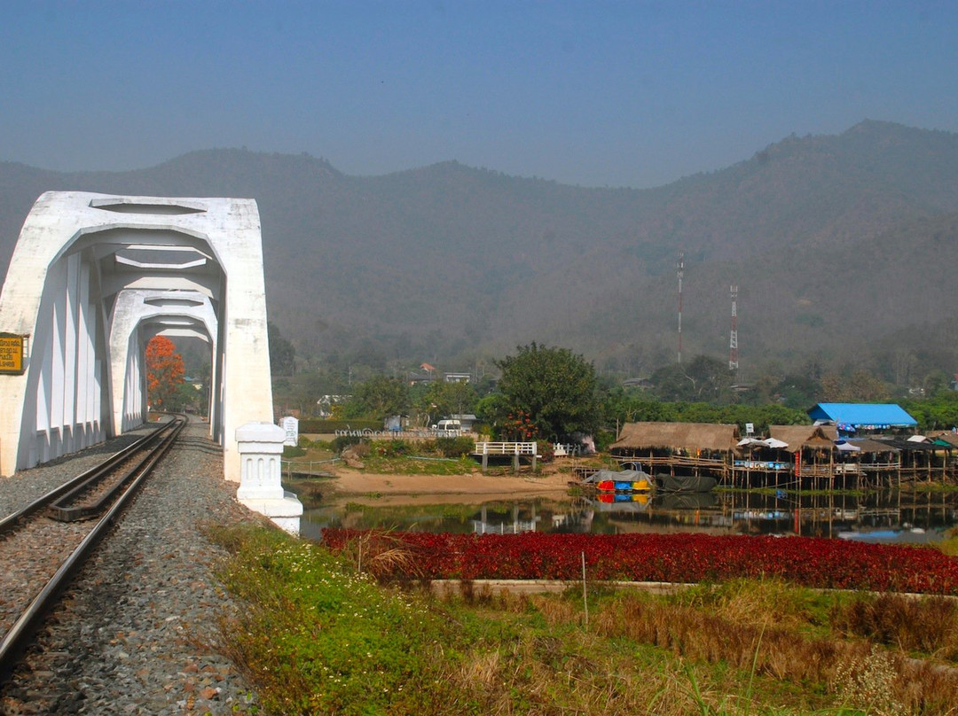 The White Bridge-Tha Pla Duk必去景点