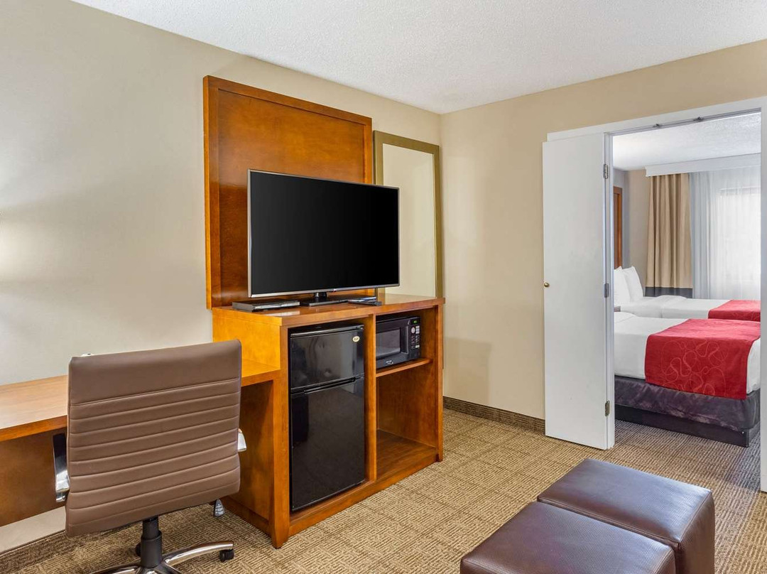 Comfort Suites Oakbrook Terrace主图