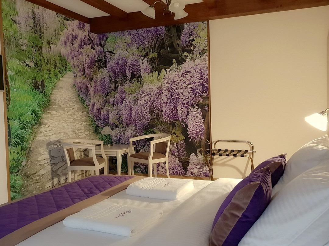 Secret Garden Bed and Breakfast主图