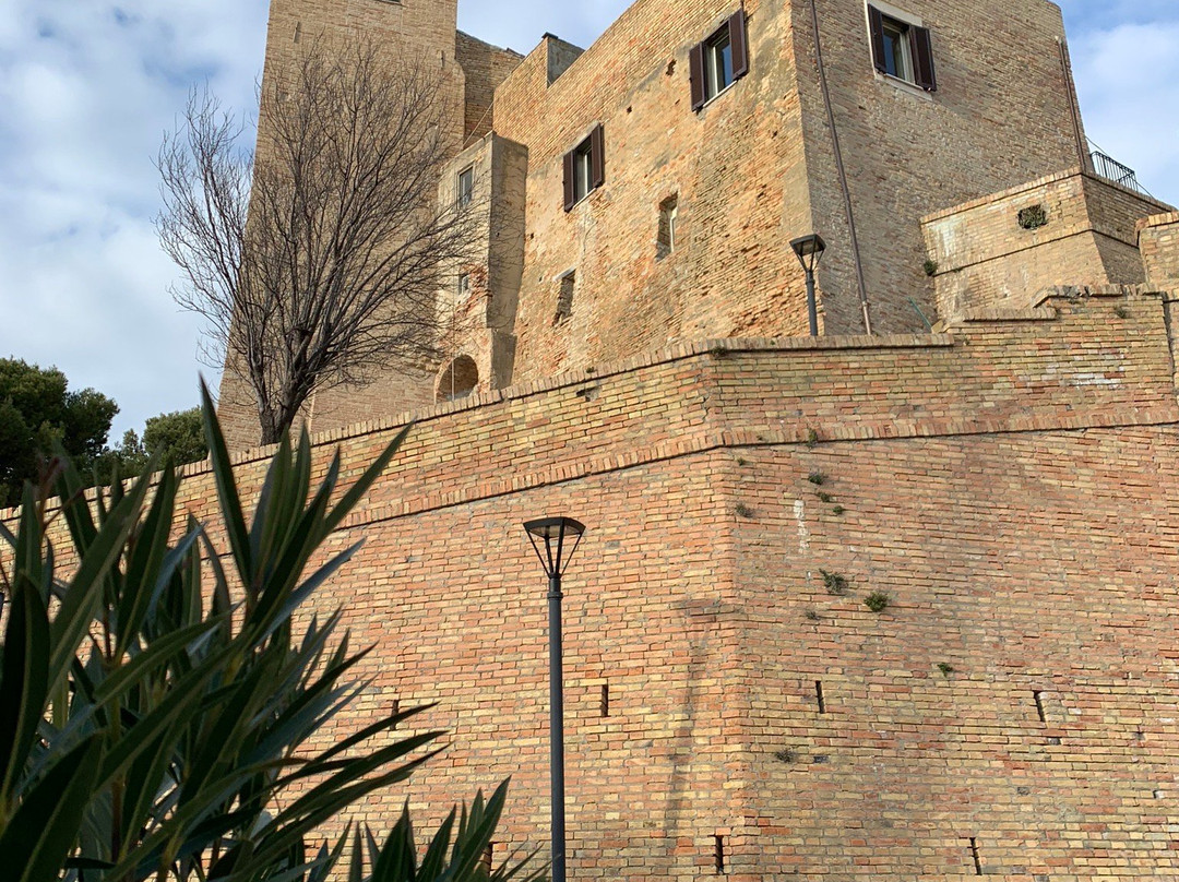 Chiesa Parrocchiale di San Michele Arcangelo-Montesilvano Colle必去景点