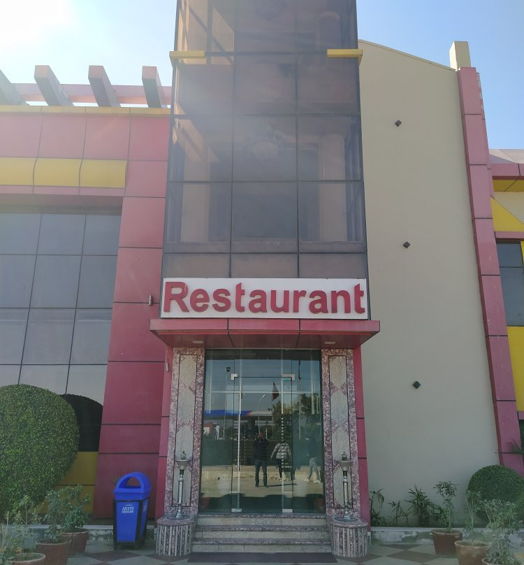 Shri Khakhi Resort主图