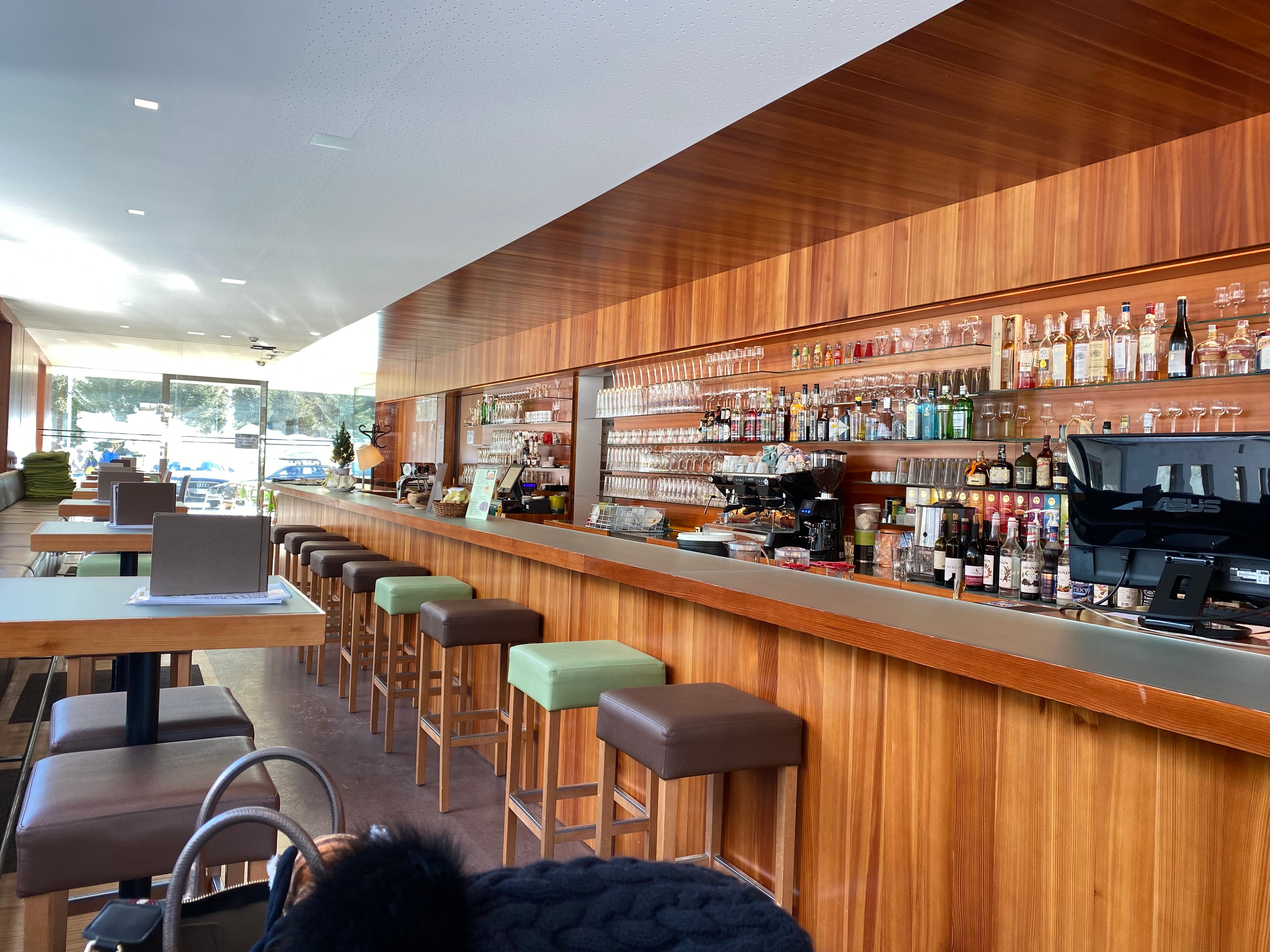 B&B Hotel Nives-餐饮