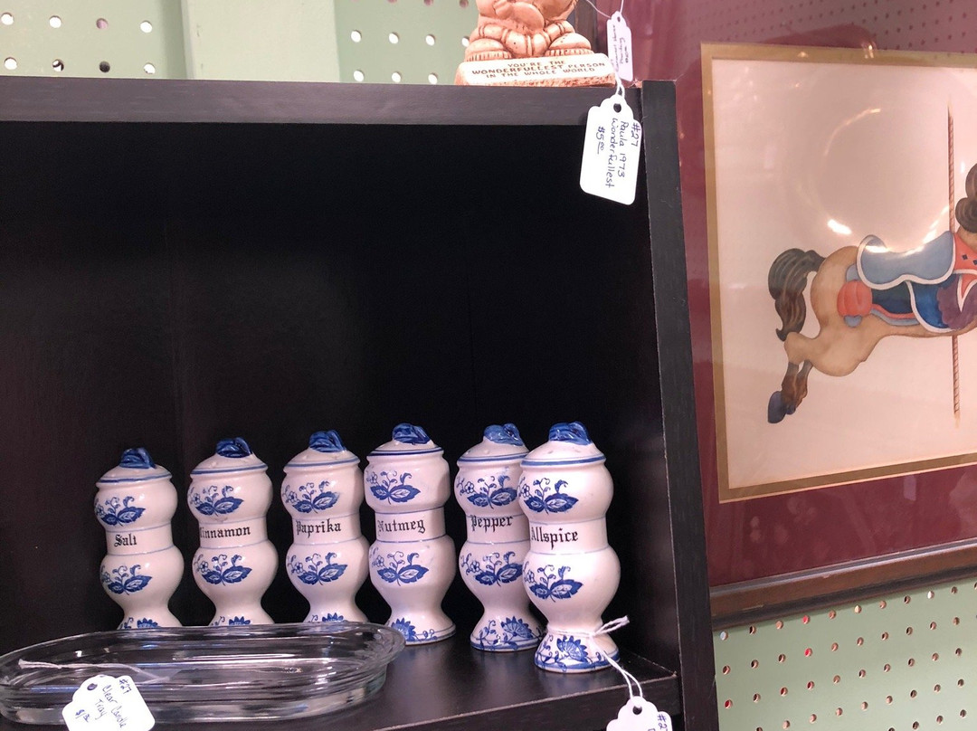 Bird's Eye Treasures Antiques and More-Bixby必去景点