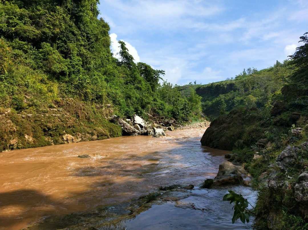 Sri Gethuk Waterfall景点图片