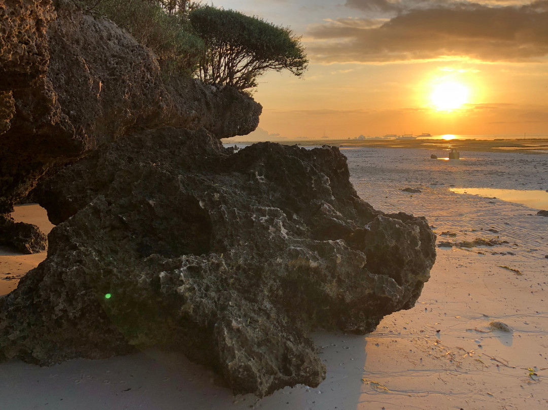 潜水穿越度假酒店主图