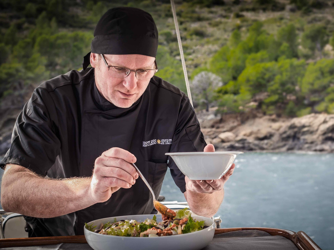 RESTLESS SPIRIT SAILING YACHT-罗塞斯必去景点