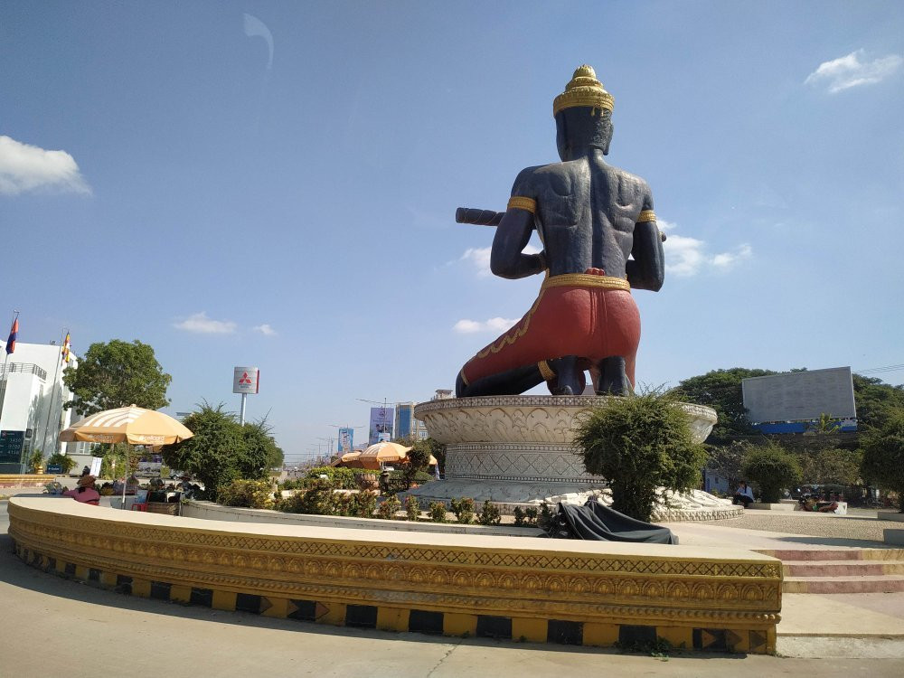 Ta Dumbong Kro Aung Statue-马德望必去景点